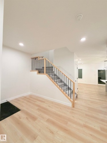 3136 Magpie Way Nw, Edmonton, AB - Indoor Photo Showing Other Room