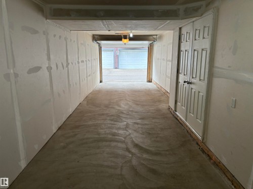 563 Orchards Boulevard, Edmonton, AB - Indoor Photo Showing Other Room