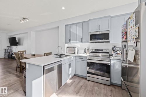68 655 Watt Boulevard, Edmonton, AB - Indoor Photo Showing Kitchen