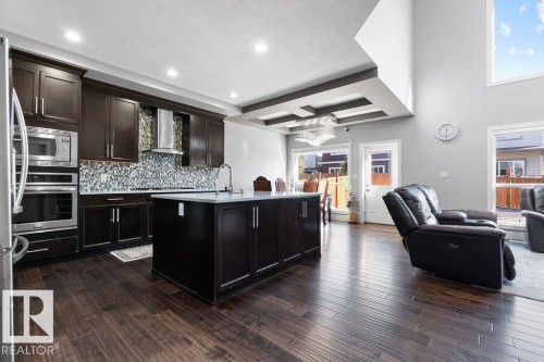 1623 19 Street, Edmonton, AB - Indoor Photo Showing Kitchen With Upgraded Kitchen