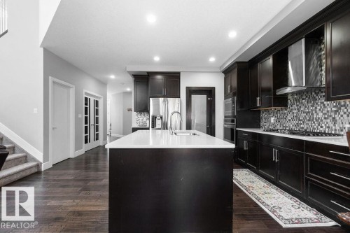 1623 19 Street, Edmonton, AB - Indoor Photo Showing Kitchen With Upgraded Kitchen