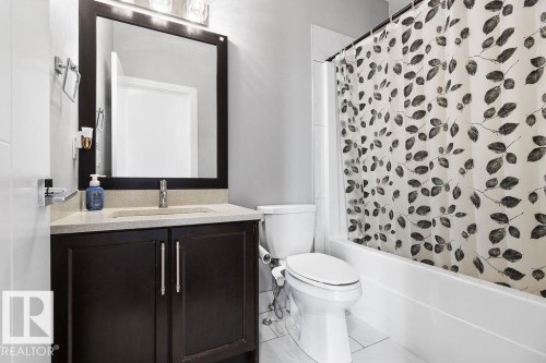 1623 19 Street, Edmonton, AB - Indoor Photo Showing Bathroom