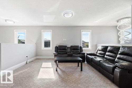 1623 19 Street, Edmonton, AB - Indoor Photo Showing Living Room