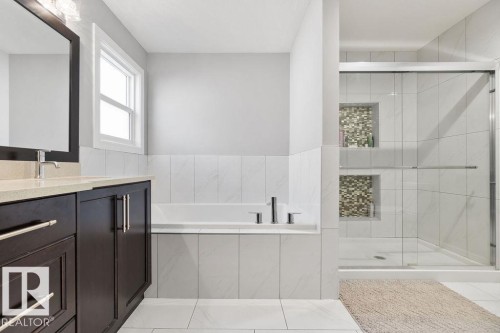 1623 19 Street, Edmonton, AB - Indoor Photo Showing Bathroom