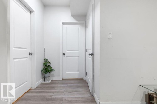 1623 19 Street, Edmonton, AB - Indoor Photo Showing Other Room