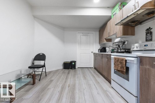 1623 19 Street, Edmonton, AB - Indoor Photo Showing Kitchen