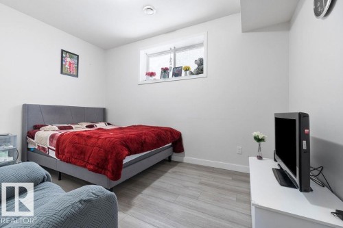 1623 19 Street, Edmonton, AB - Indoor Photo Showing Bedroom