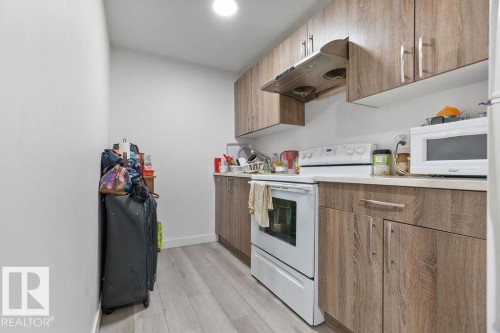 1623 19 Street, Edmonton, AB - Indoor Photo Showing Kitchen