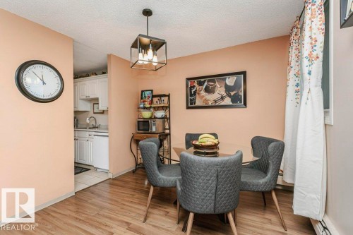 605 10135 Saskatchewan Drive, Edmonton, AB - Indoor Photo Showing Dining Room