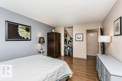 605 10135 Saskatchewan Drive, Edmonton, AB - Indoor Photo Showing Bedroom