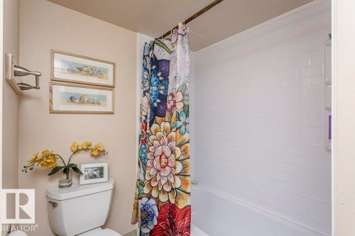 605 10135 Saskatchewan Drive, Edmonton, AB - Indoor Photo Showing Bathroom