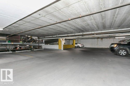 605 10135 Saskatchewan Drive, Edmonton, AB - Indoor Photo Showing Garage