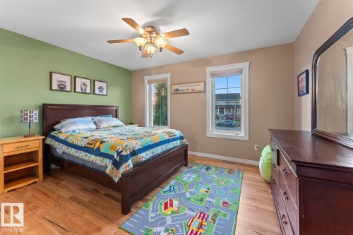 1512 Horseshoe Bay Estates, Cold Lake, AB - Indoor Photo Showing Bedroom