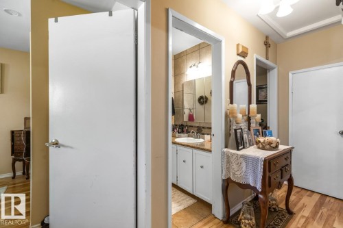 12232 83 Street, Edmonton, AB - Indoor