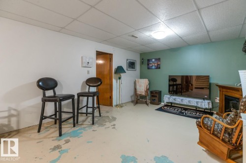 12232 83 Street, Edmonton, AB - Indoor