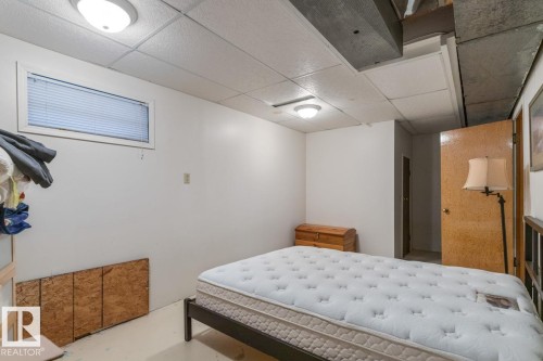 12232 83 Street, Edmonton, AB - Indoor Photo Showing Bedroom