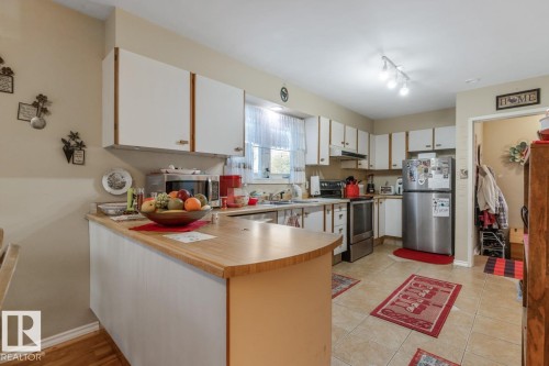12232 83 Street, Edmonton, AB - Indoor Photo Showing Kitchen