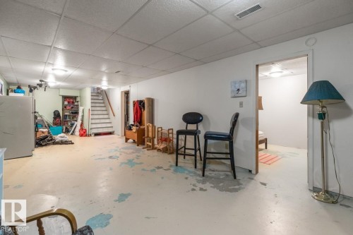 12232 83 Street, Edmonton, AB - Indoor