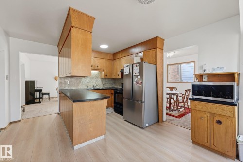 3310 113A Street, Edmonton, AB - Indoor Photo Showing Kitchen
