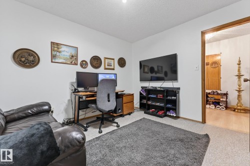 3310 113A Street, Edmonton, AB - Indoor