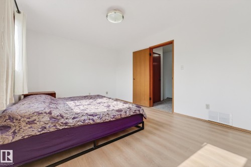 3310 113A Street, Edmonton, AB - Indoor Photo Showing Bedroom