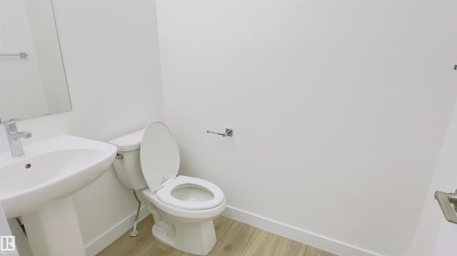 11 2710 66 Street, Edmonton, AB - Indoor Photo Showing Bathroom