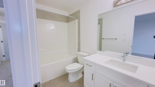 11 2710 66 Street, Edmonton, AB - Indoor Photo Showing Bathroom