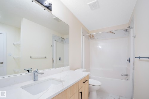 2033 209A Street, Edmonton, AB - Indoor Photo Showing Bathroom