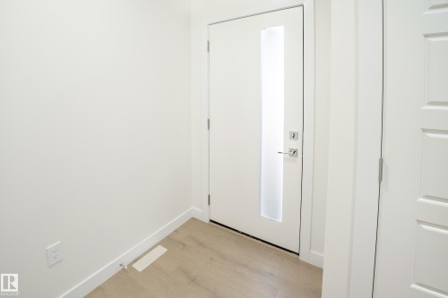 2033 209A Street, Edmonton, AB - Indoor Photo Showing Other Room