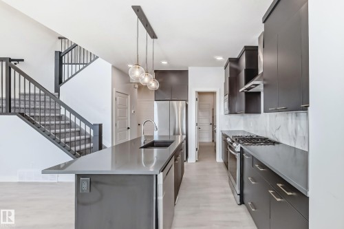 9411 Pear Crescent, Edmonton, AB - Indoor Photo Showing Kitchen With Upgraded Kitchen