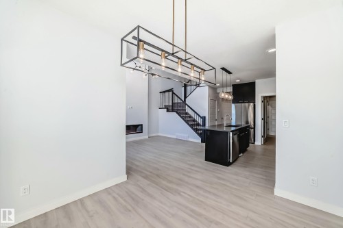 9411 Pear Crescent, Edmonton, AB - Indoor Photo Showing Other Room