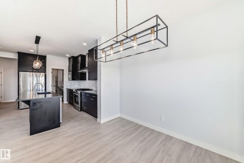 9411 Pear Crescent, Edmonton, AB - Indoor Photo Showing Kitchen