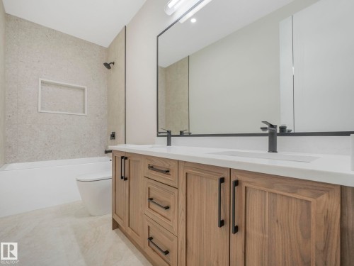 30 Sydwyck Circle, Spruce Grove, AB - Indoor Photo Showing Bathroom