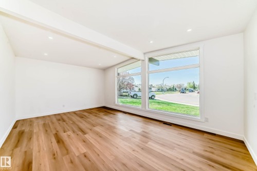 7220 152A Ave, Edmonton, AB - Indoor Photo Showing Other Room