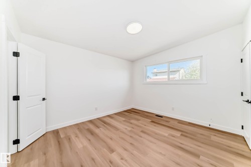 7220 152A Ave, Edmonton, AB - Indoor Photo Showing Other Room