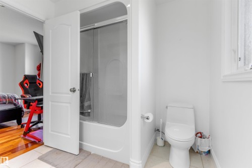 302 49119 Rge Rd 73, Rural Brazeau County, AB - Indoor Photo Showing Bathroom