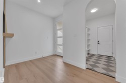 2408 1 AVE SW  Edmonton, AB T6X 3E2