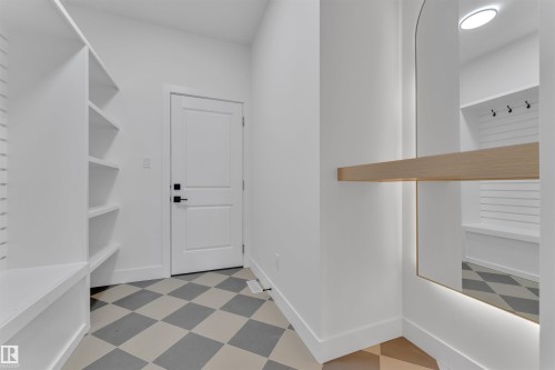 2408 1 Ave Sw, Edmonton, AB - Indoor