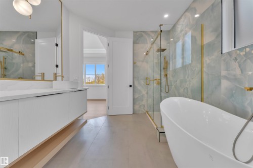 2408 1 Ave Sw, Edmonton, AB - Indoor Photo Showing Bathroom