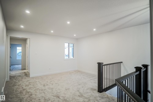 1604 11 Avenue, Edmonton, AB - Indoor Photo Showing Other Room