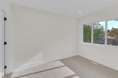 7936 91 Avenue, Edmonton, AB - Indoor