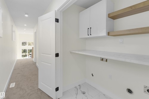 7936 91 Avenue, Edmonton, AB - Indoor Photo Showing Other Room