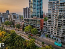 101 11930 100 Avenue  Edmonton, AB T5K 0K5