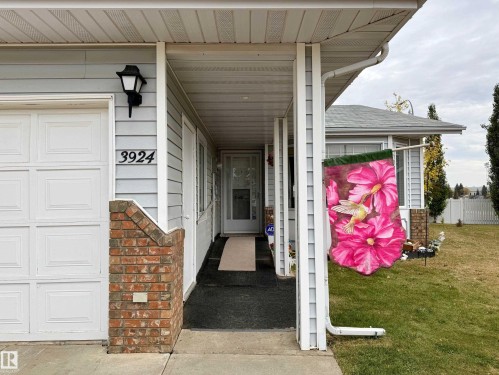 3924 56A Street Close, Camrose, AB - Outdoor