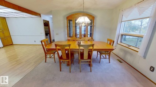 3924 56A Street Close, Camrose, AB - Indoor Photo Showing Dining Room