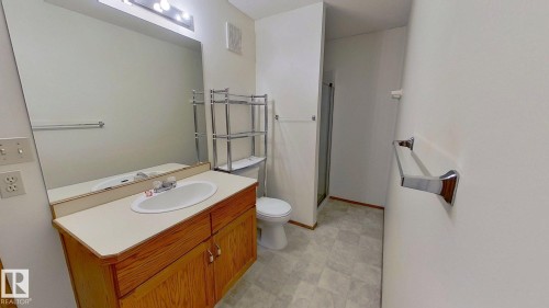 3924 56A Street Close, Camrose, AB - Indoor Photo Showing Bathroom