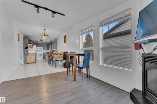 2512 42 Street, Edmonton, AB - Indoor Photo Showing Other Room