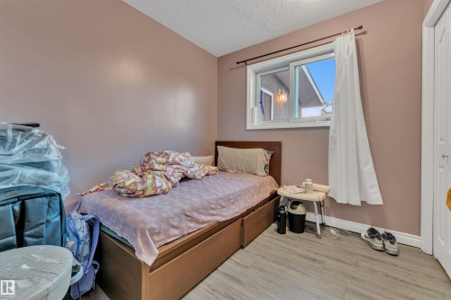 2512 42 Street, Edmonton, AB - Indoor Photo Showing Bedroom
