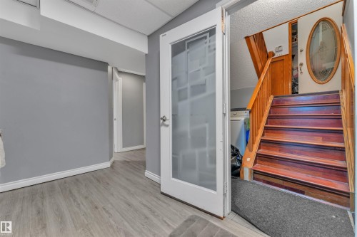 2512 42 Street, Edmonton, AB - Indoor Photo Showing Other Room