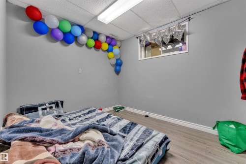 2512 42 Street, Edmonton, AB - Indoor Photo Showing Bedroom